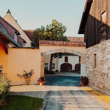 Rittergut Hirschbach 公寓 *